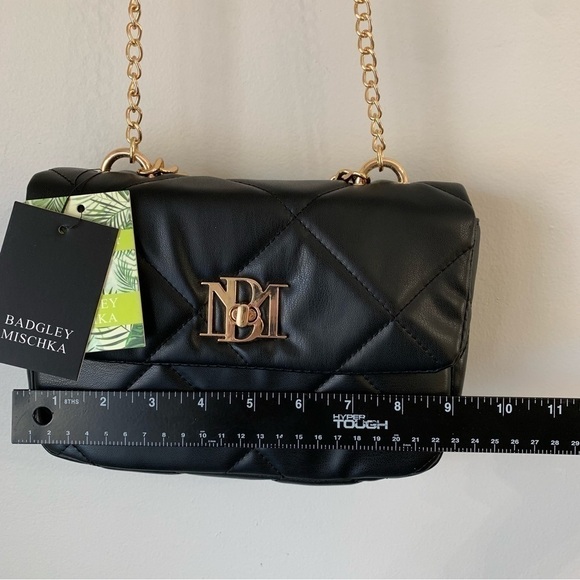 Badgley Mischka Black Small Chain
Crossbody Bag with Big Diamond
Quilting NWT - Picture 8 of 16